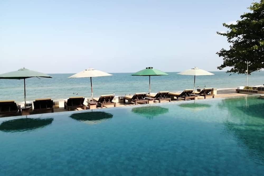 Khanom Golden Beach Hotel