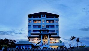 Exterior - Khanom Golden Beach Hotel (Khanom)