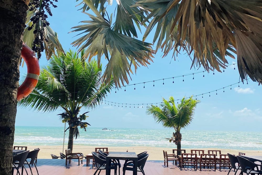 Alongkot Beach Resort Khanom
