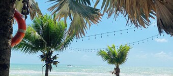 Alongkot Beach Resort Khanom