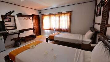 Deluxe Bungalow | Bàn, giường gấp/giường phụ (phụ phí)