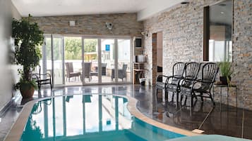 Indendørs pool