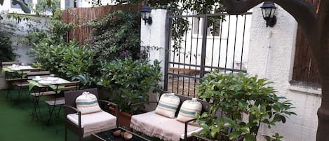 Free buffet breakfast