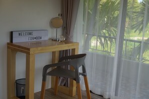 Cozy Room | Living area | TV - Vish Hotel and Cafe (Khanom)