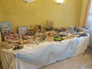 Daily buffet breakfast for a fee - Hotel Diamante (Francavilla al Mare)