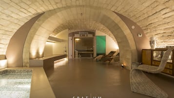 Couples treatment room(s), body treatments, deep-tissue massages