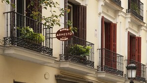 Mặt tiền nơi lưu trú