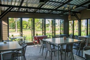 Engelsk frokost hver dag (THB 150.00 per person)