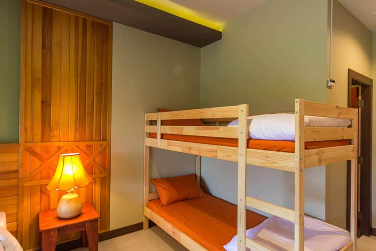 Family Room | Rollaway beds, free WiFi