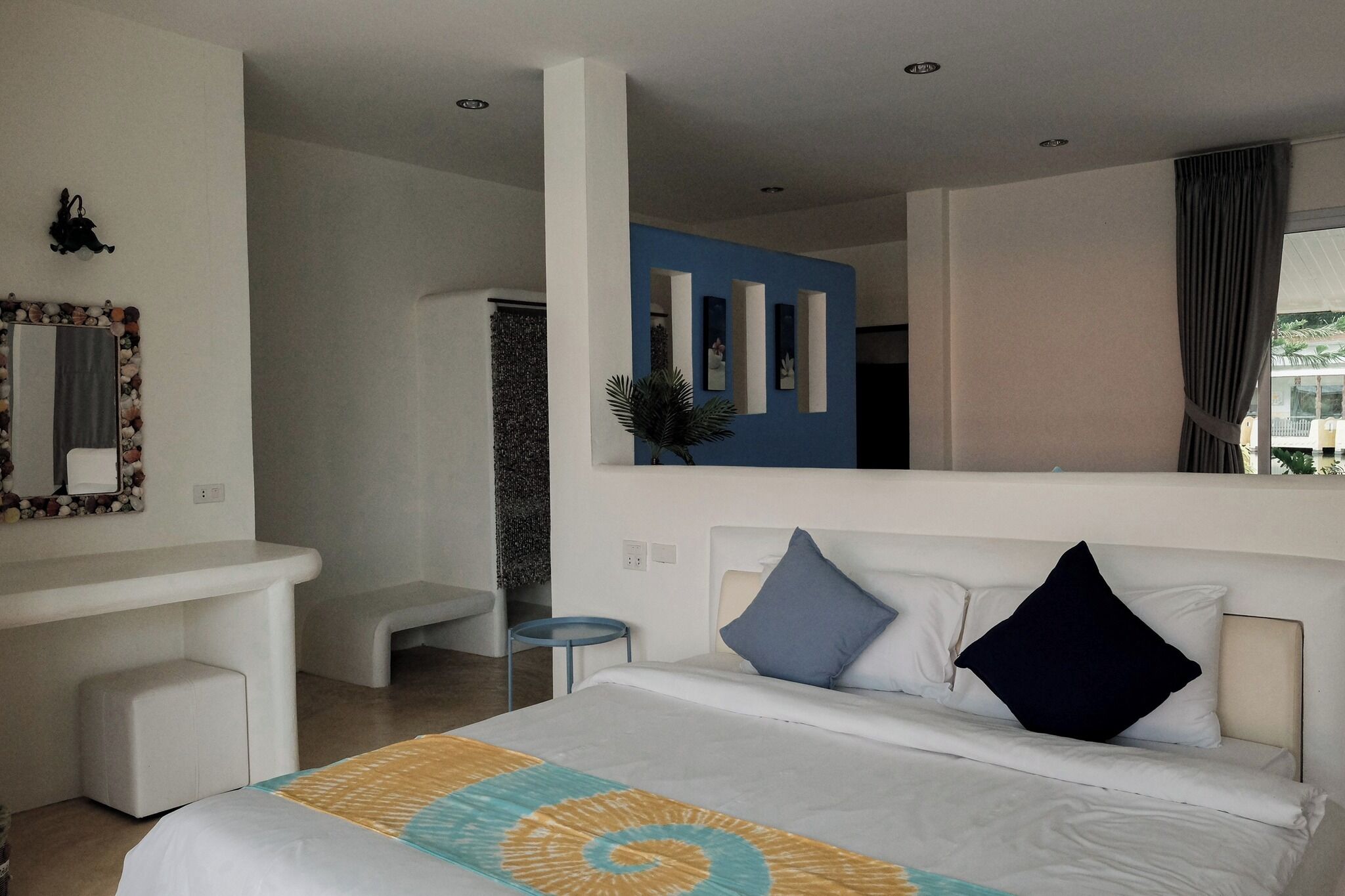 Coral Suite  | Individually decorated, blackout drapes, rollaway beds, free WiFi