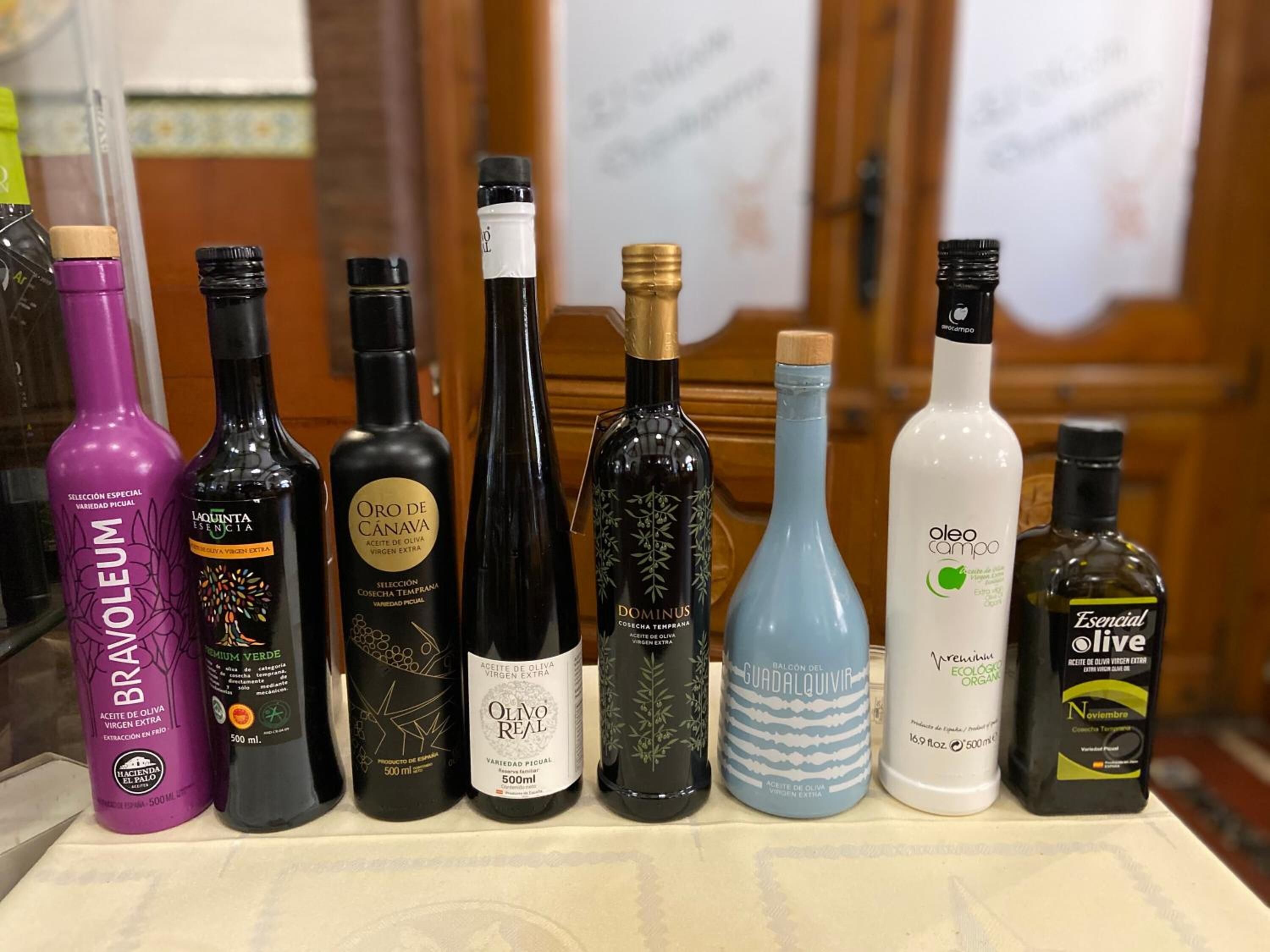 lunch and dinner served