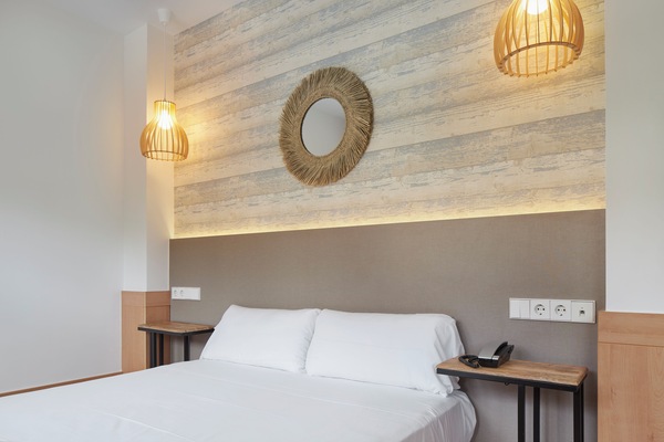 Double or Twin Room | Desk, free cribs/infant beds, free WiFi