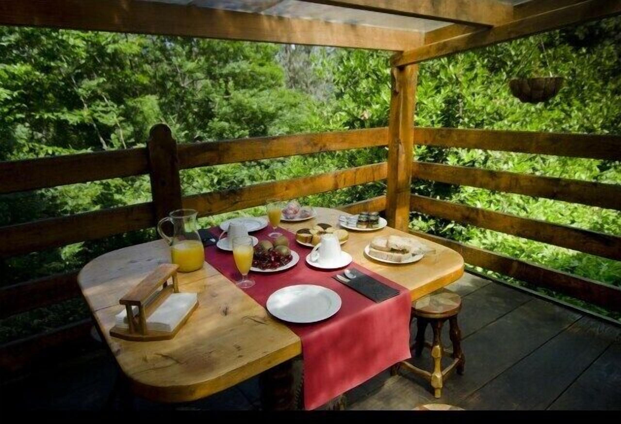 Tägliches kontinentales Frühstück (8 EUR pro Person)