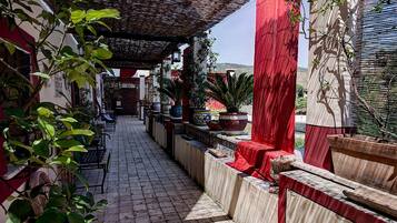 Familien-Suite, 2Â Schlafzimmer, Terrasse, Flussblick | Aussenbereich