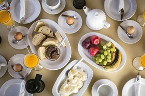 Daily full breakfast for a fee - Agarathos Traditional Rooms (Kissamos)