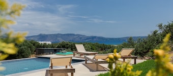 Agarathos Traditional Rooms