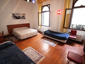 Quadruple Room | Desk, cribs/infant beds, free WiFi - Residenza Della Spada (Venice)