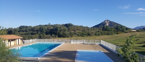 Seasonal outdoor pool, sun loungers