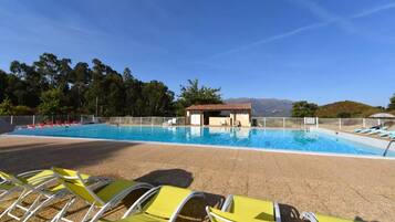 Seasonal outdoor pool, sun loungers