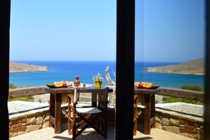 Deluxe Suite Sea View | Terrace/patio