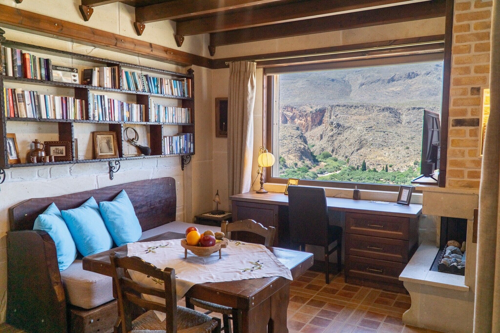 Deluxe Suite Sea View | Sängtillbehör av högsta kvalitet och värdeförvaringsskåp på rummet