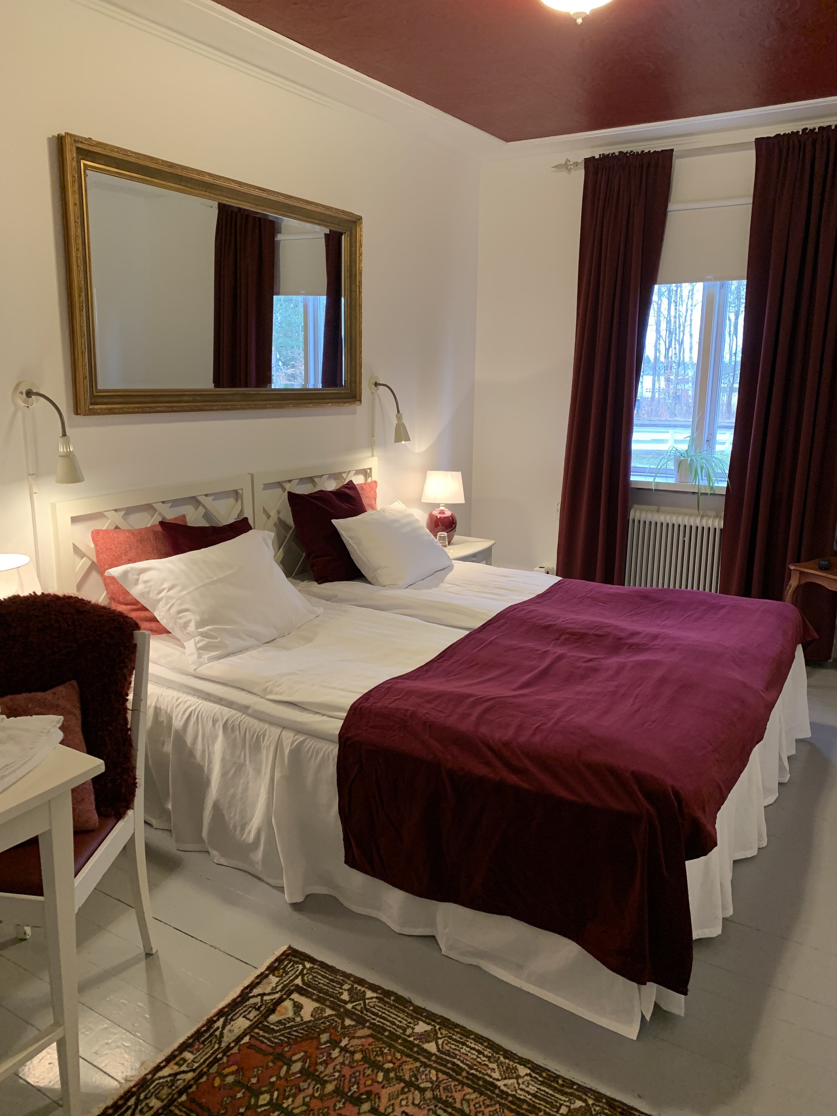 Double Room (No Pets) | Free WiFi, bed sheets