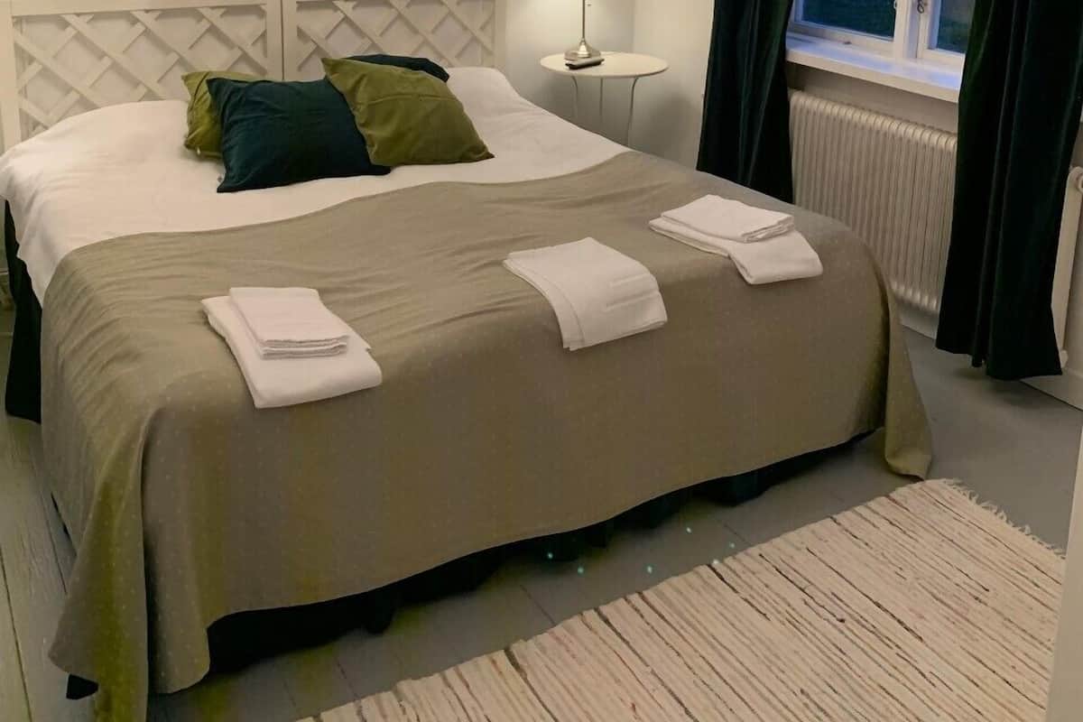 Double Room (Pets Allowed)