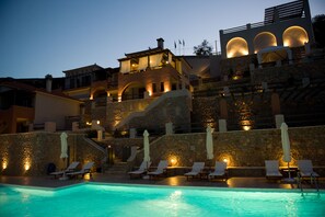 Front of property – evening/night - Apelon Tiritas Villas (South Kynouria)