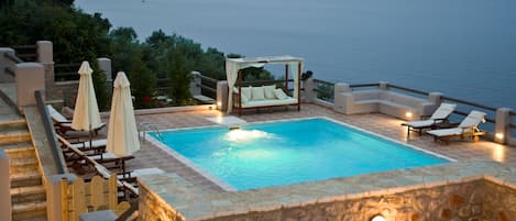 Outdoor pool, pool loungers