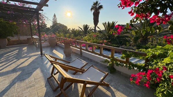 Superior Suite | Living area