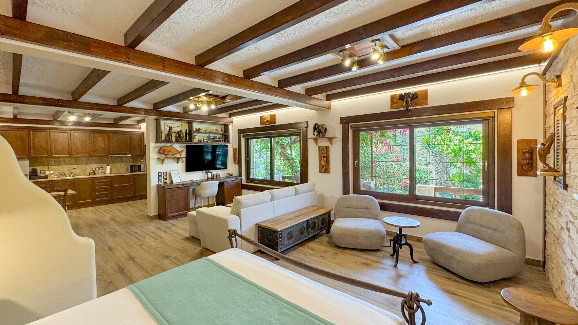 Superior Suite | Individually decorated, individually furnished, iron/ironing board