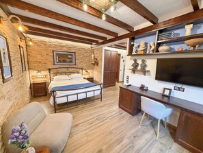 Junior Suite | Individually decorated, individually furnished, iron/ironing board - Stella's Traditional Inn (Sitia)
