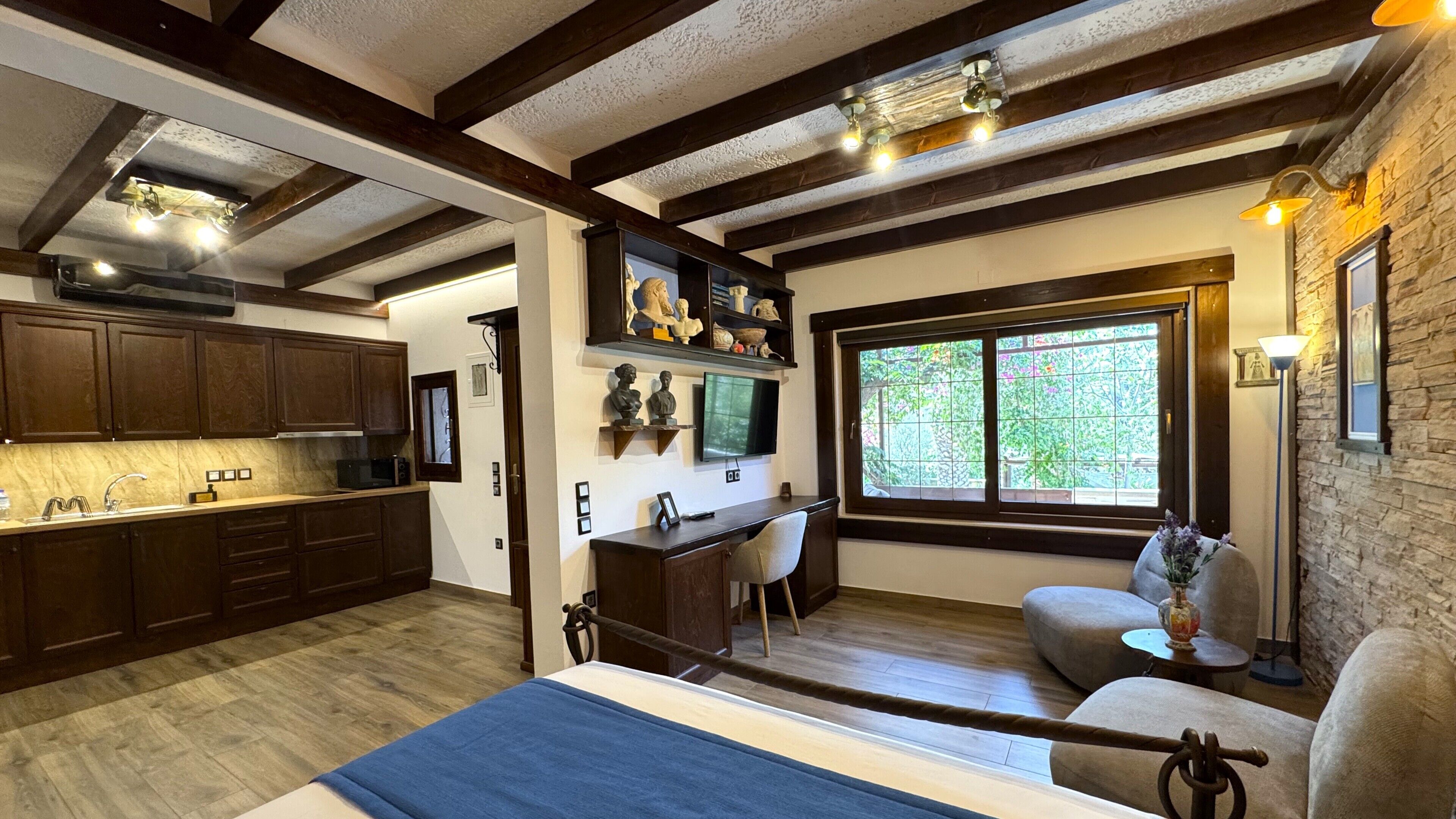 junior suite | 1 bedroom, individually decorated, individually furnished