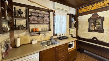 Studio, Sea View | 1 bedroom, individually decorated, individually furnished