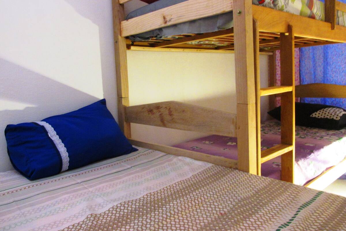 Traditional-Vierbettzimmer | Zimmersafe, individuell dekoriert, individuell eingerichtet