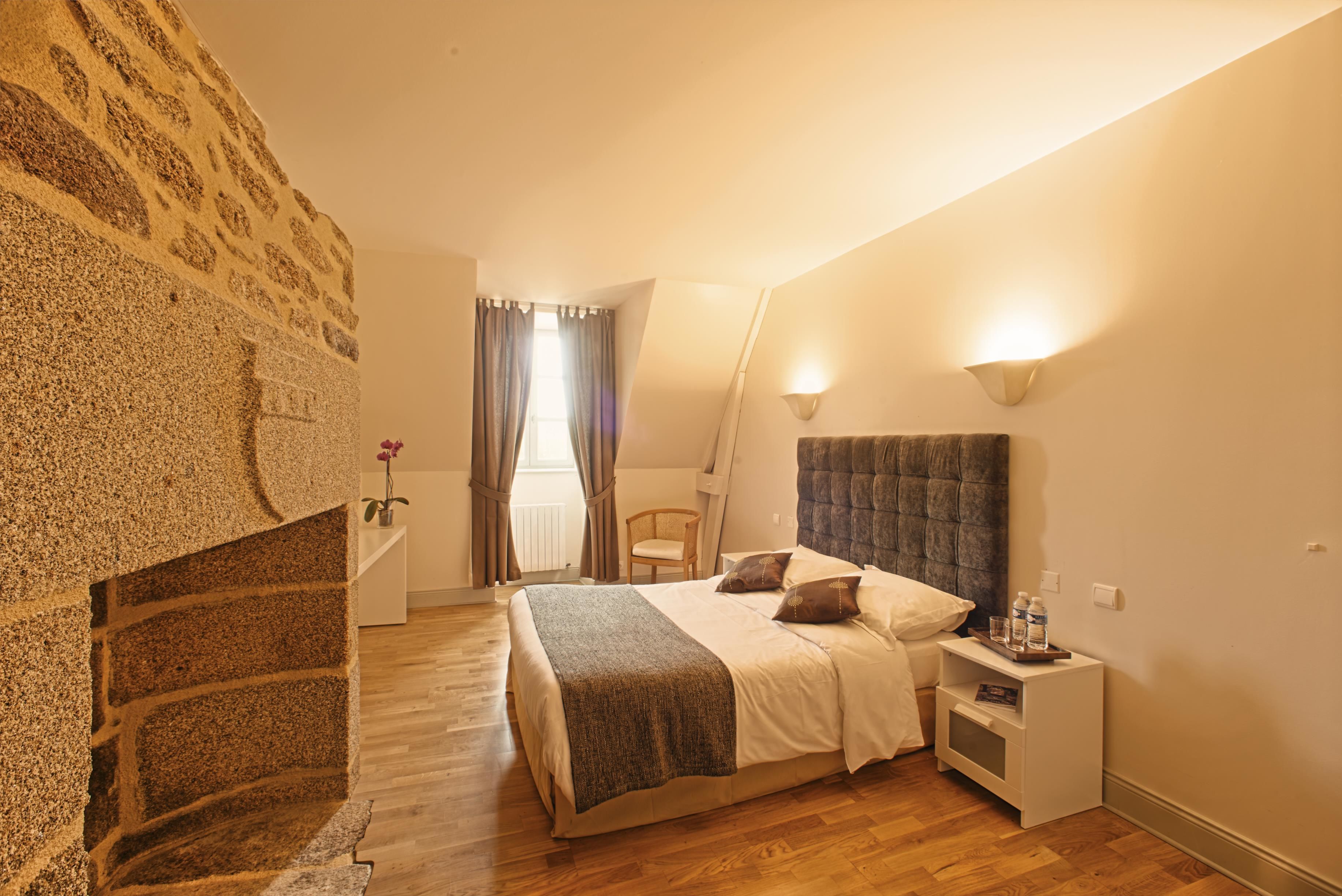 superior double room | in-room safe, desk, iron/ironing board, free wifi