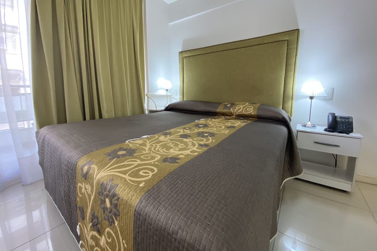 Standard Apartment, 1 Queen Bed | Premium bedding, in-room safe, free WiFi, bed sheets