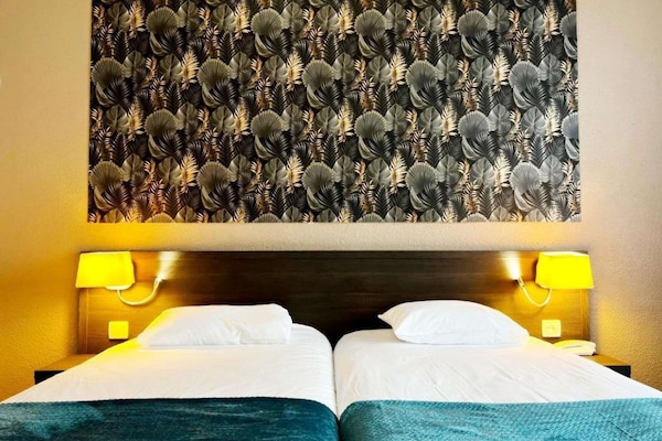 Kamar Double atau Twin Standar | Meja kerja, Wi-Fi gratis, dan seprai linen
