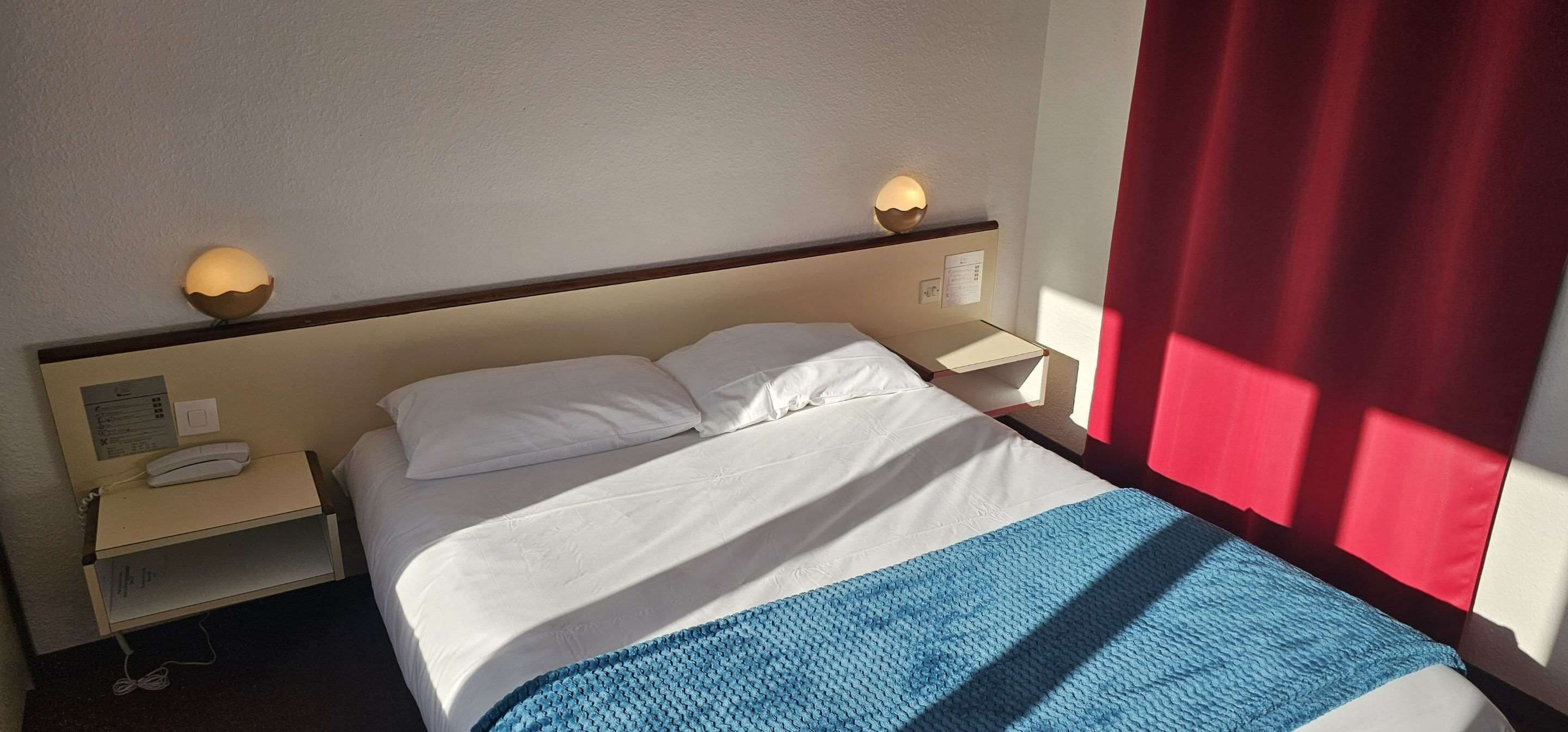Desk, free WiFi, bed sheets