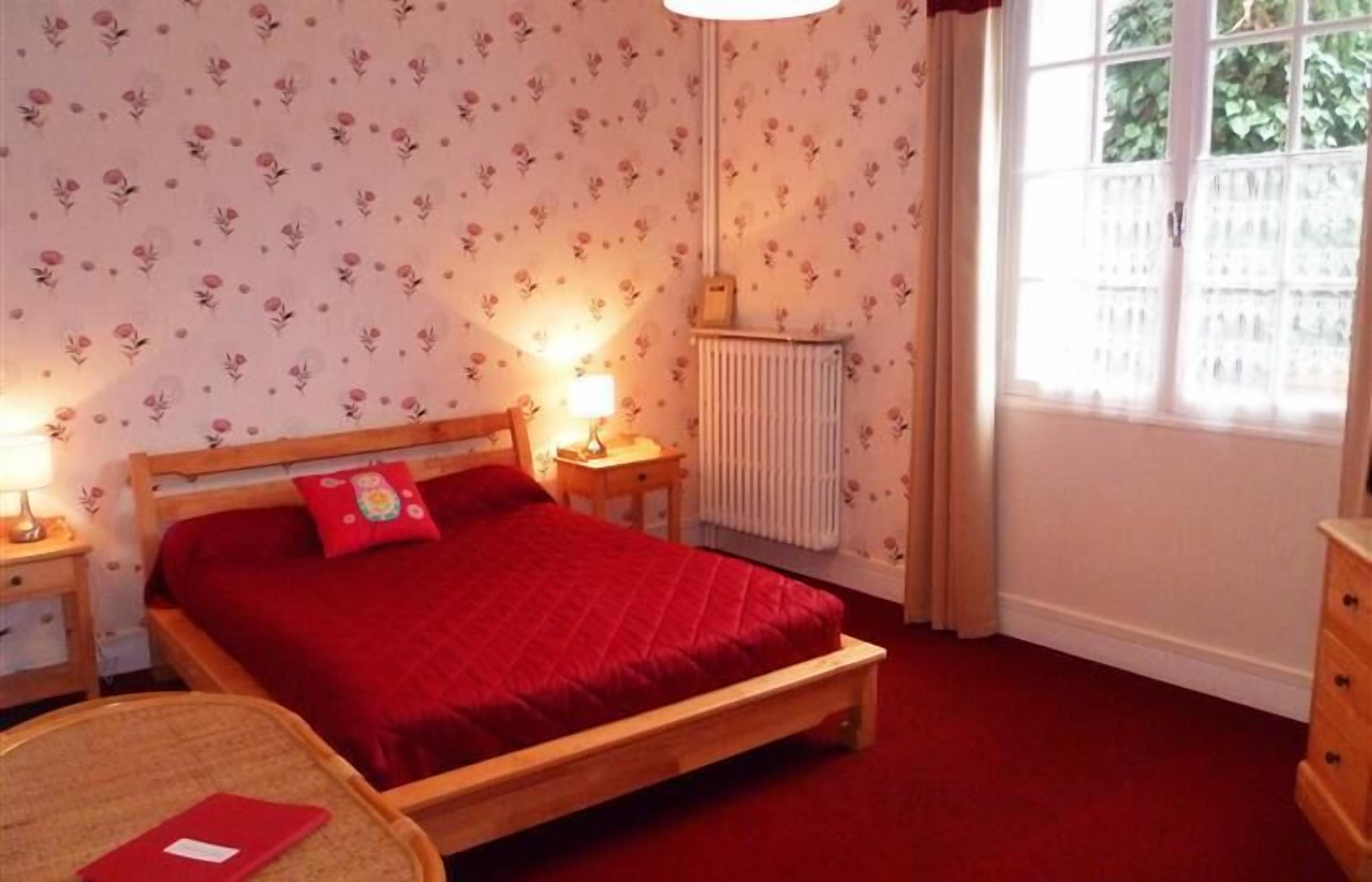 superior room | desk, iron/ironing board, cots/infant beds, free wifi