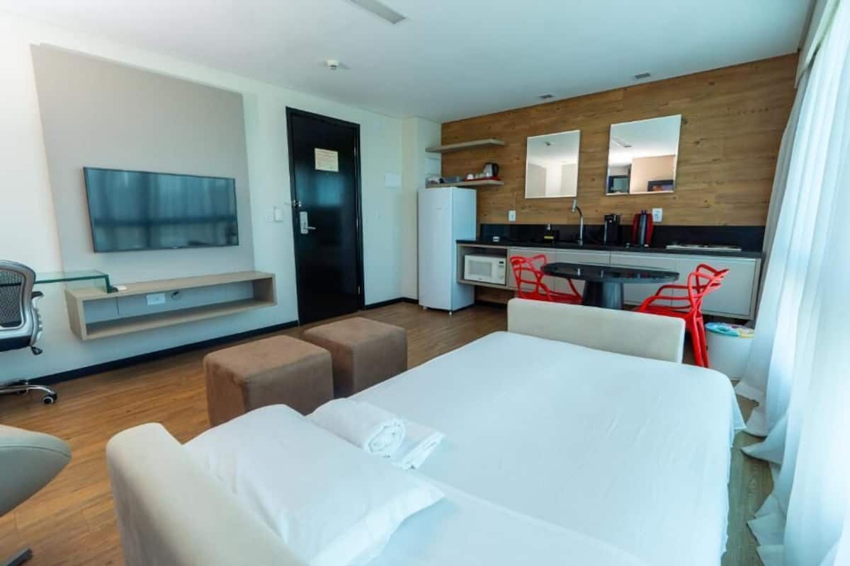 1 bedroom, in-room safe, desk, laptop workspace