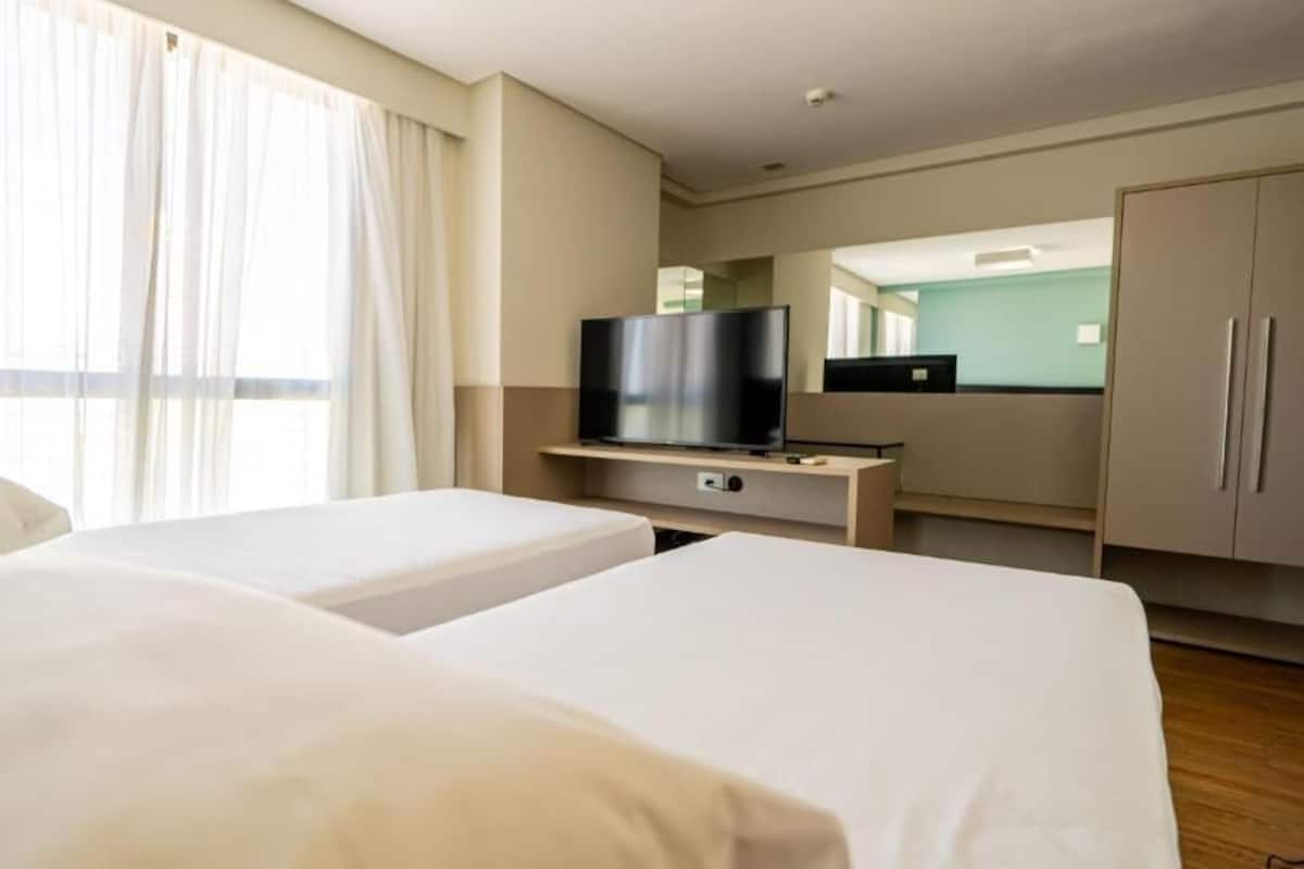 1 bedroom, in-room safe, desk, laptop workspace