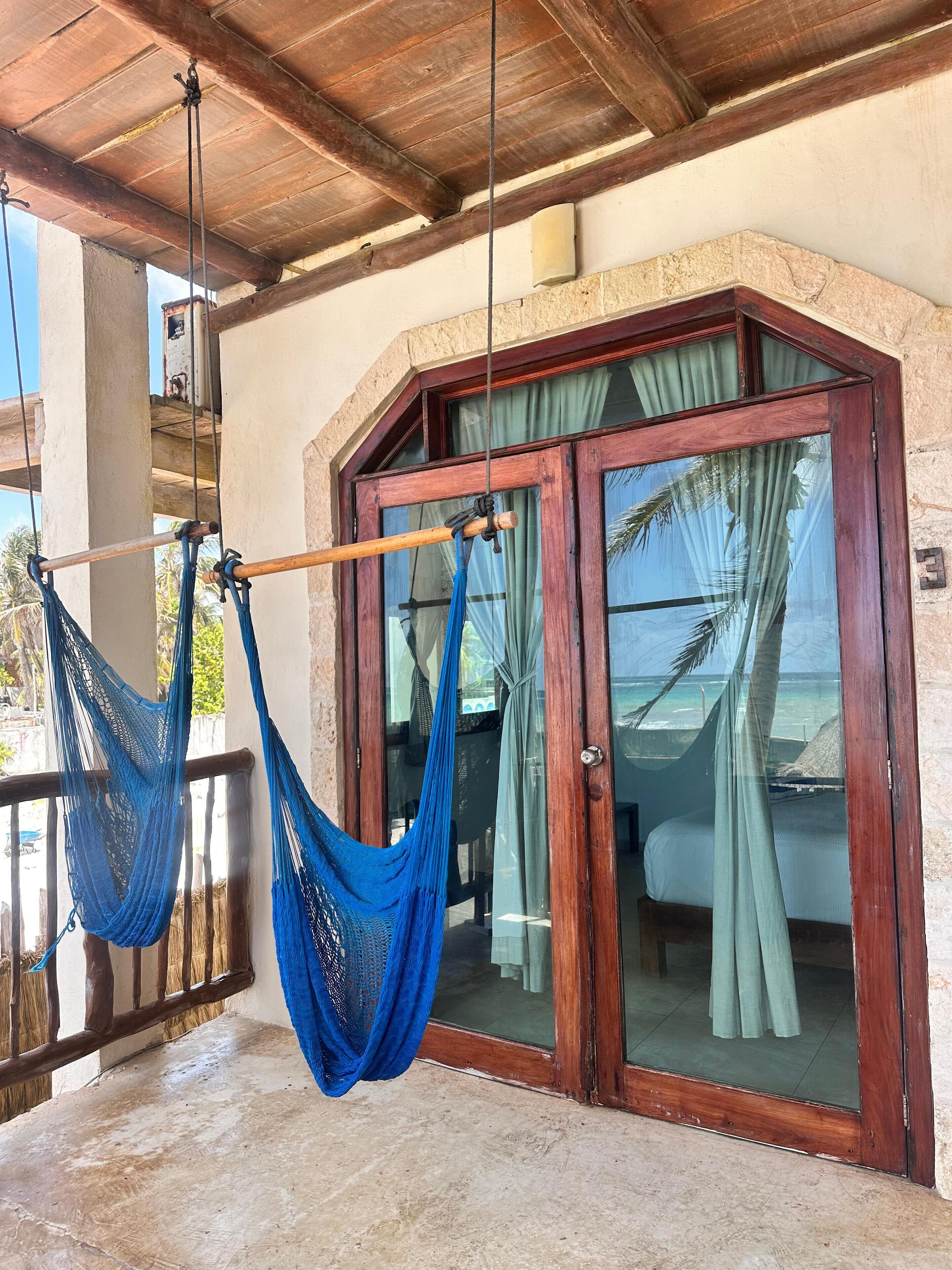 Superior Beachfront King Room with Balcony | Terraza o patio