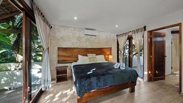 Garden Queen Room with Balcony