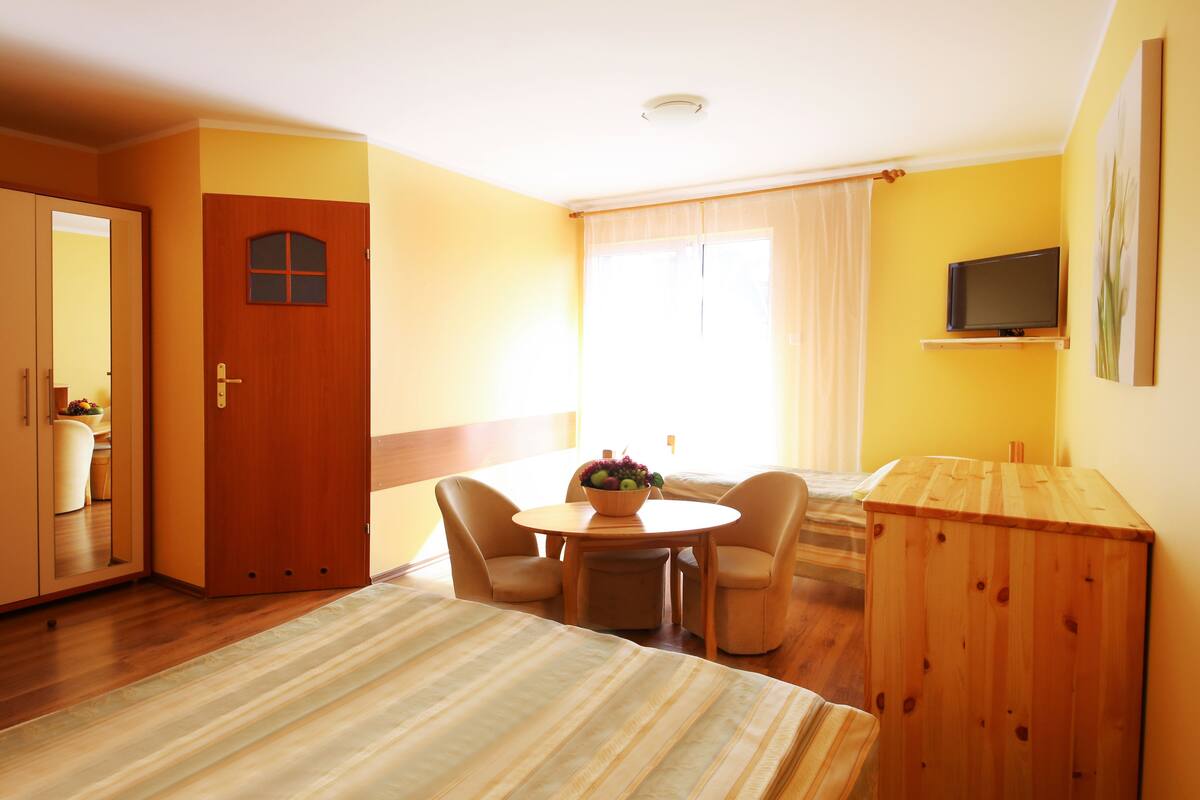 Triple Room | Premium bedding, iron/ironing board, free WiFi