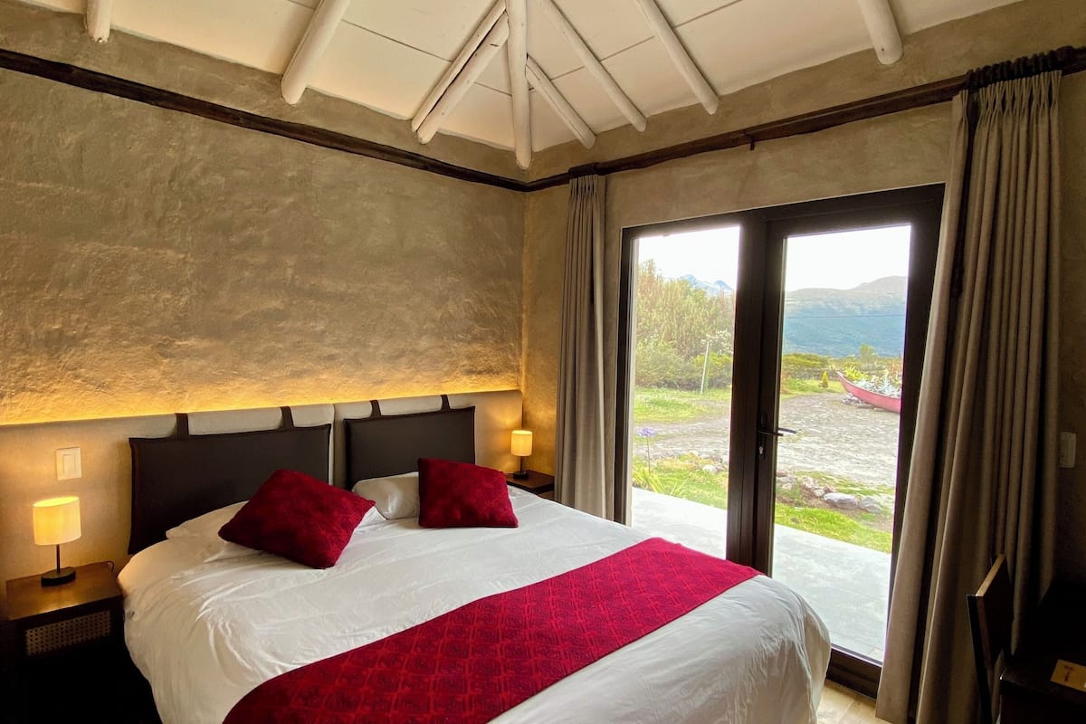 1 bedroom, individually decorated, individually furnished, soundproofing