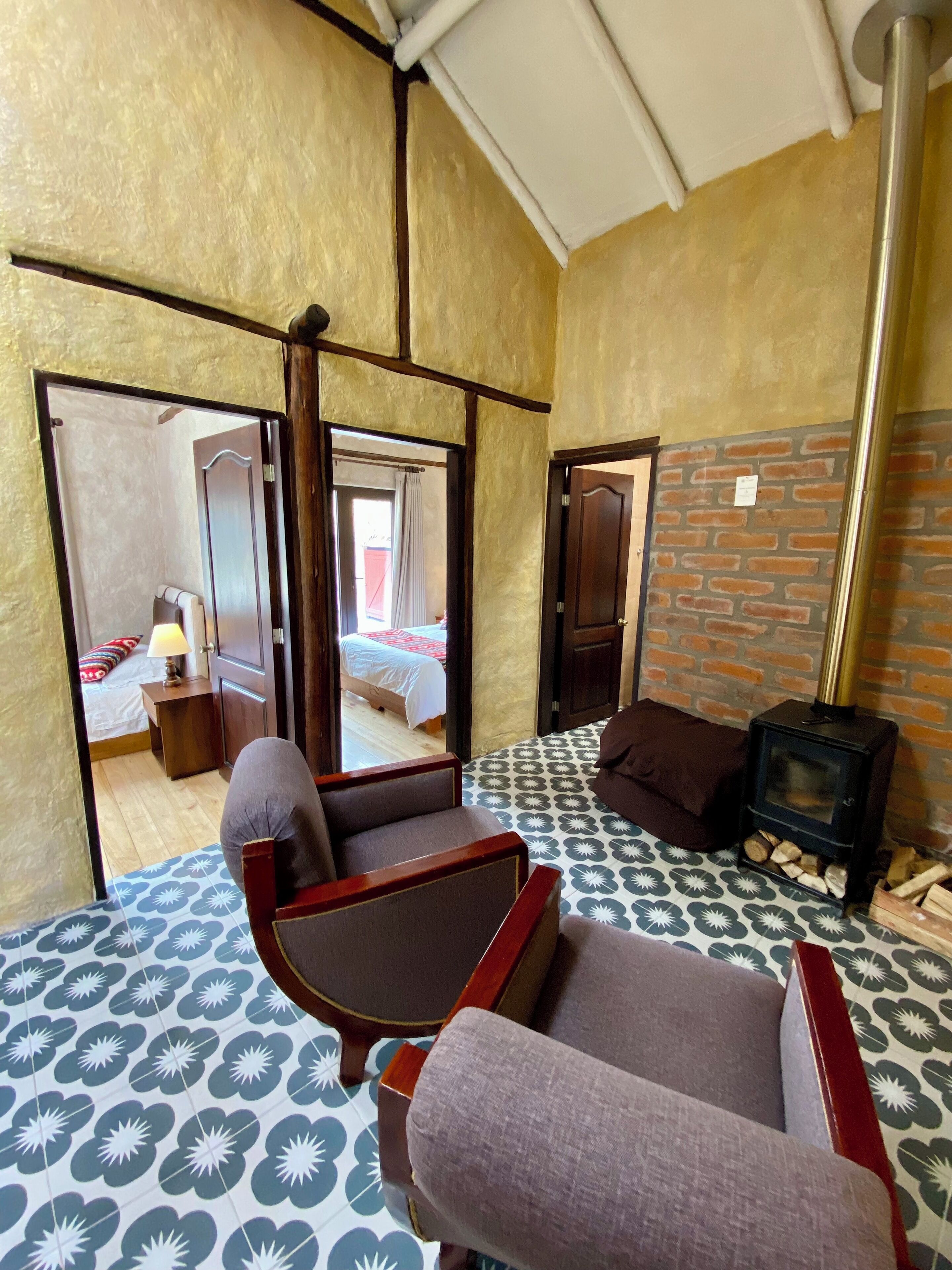 Familien-Suite, 2 Schlafzimmer, Balkon, Gartenblick | Schallisolierte Zimmer, Bettwäsche