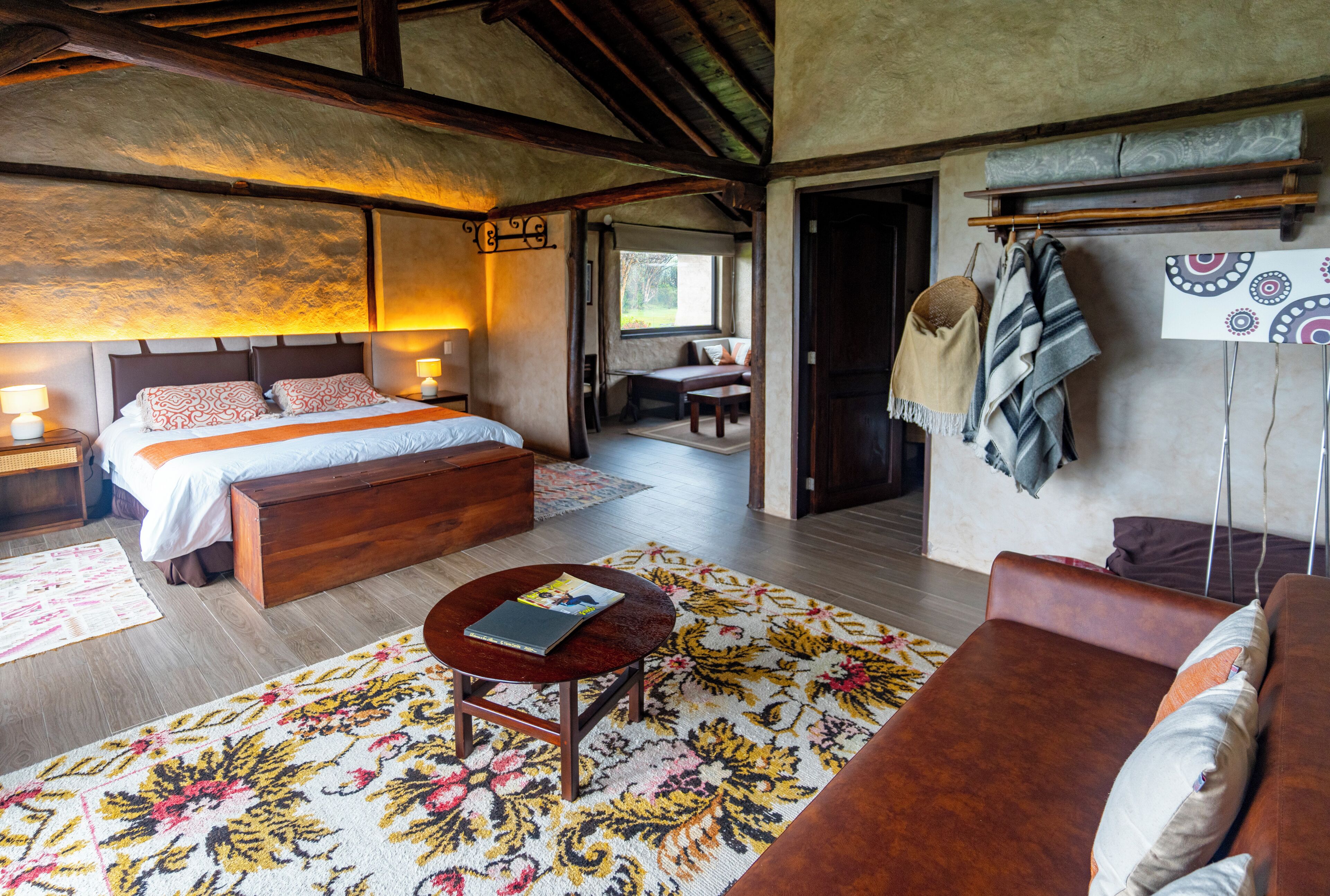 Deluxe Room, Balcony | Soundproofing, bed sheets