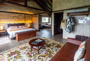 Deluxe-Zimmer, Balkon | 1 Schlafzimmer, schallisolierte Zimmer, Bettwäsche