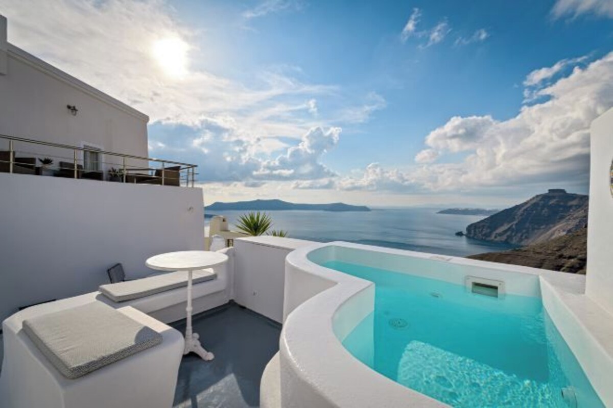 Elegant Duplex With Hot Tubs, Private Pool&Caldera View